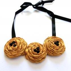 Golden roses: fabric flower statement necklace